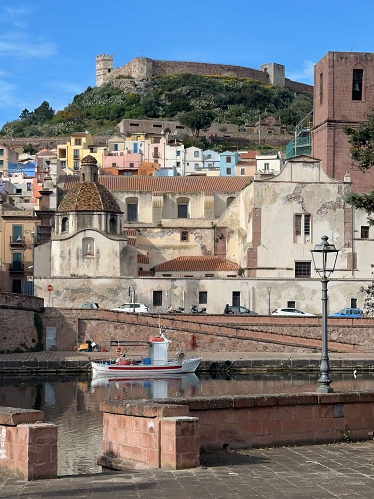 Bosa: il borgo colorato tutto da scoprire