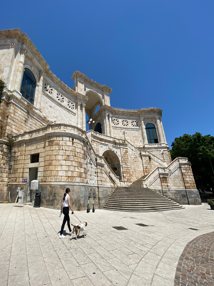 Cagliari: porta del Sud che sa di sole, vento e memoria